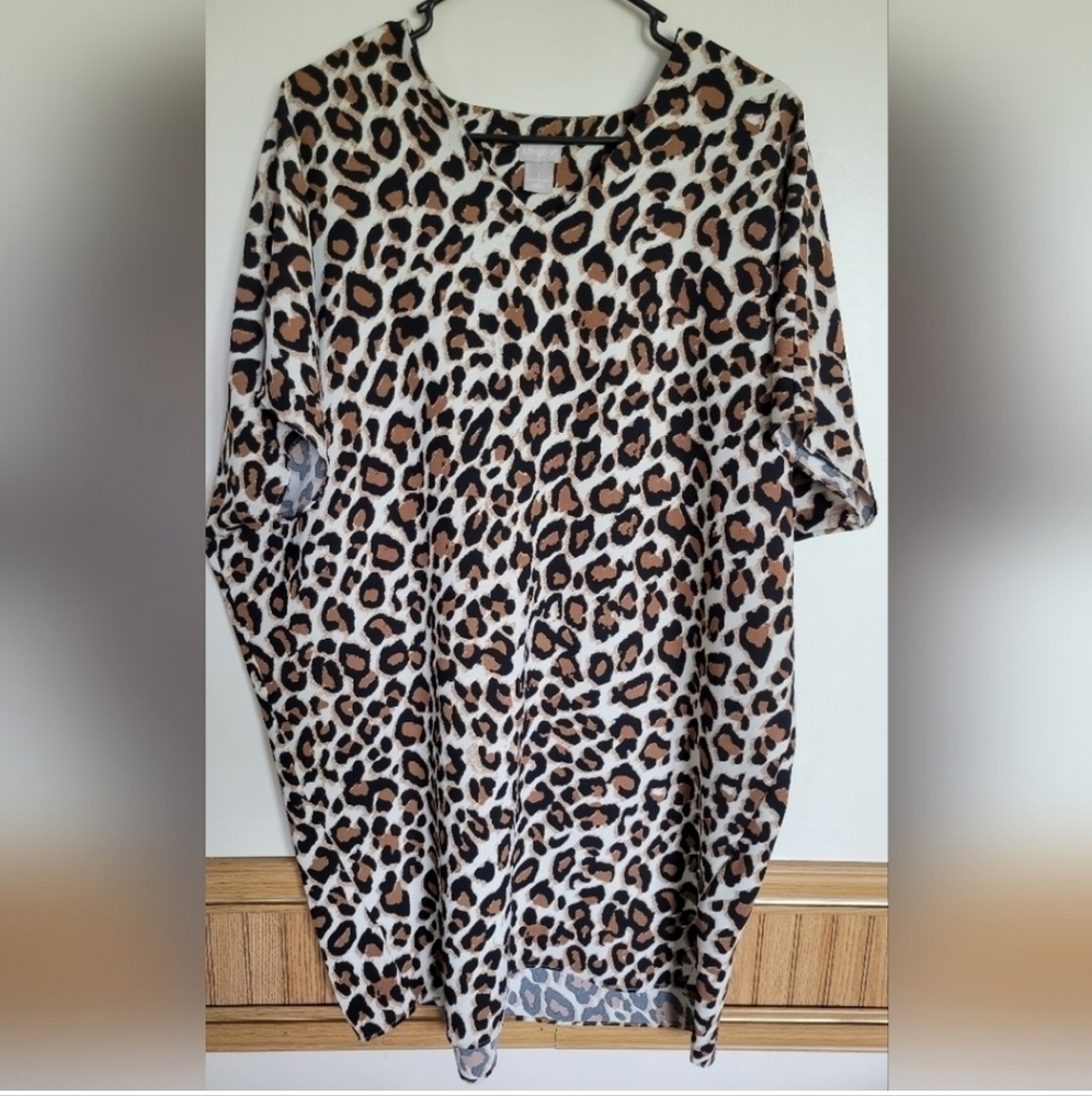 Chico's Women's Leopard Print V-Neck Relax Fit Tunic Size Medium